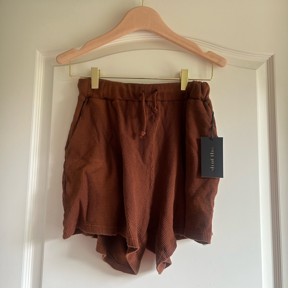 Strut-This Shorts 

NWT